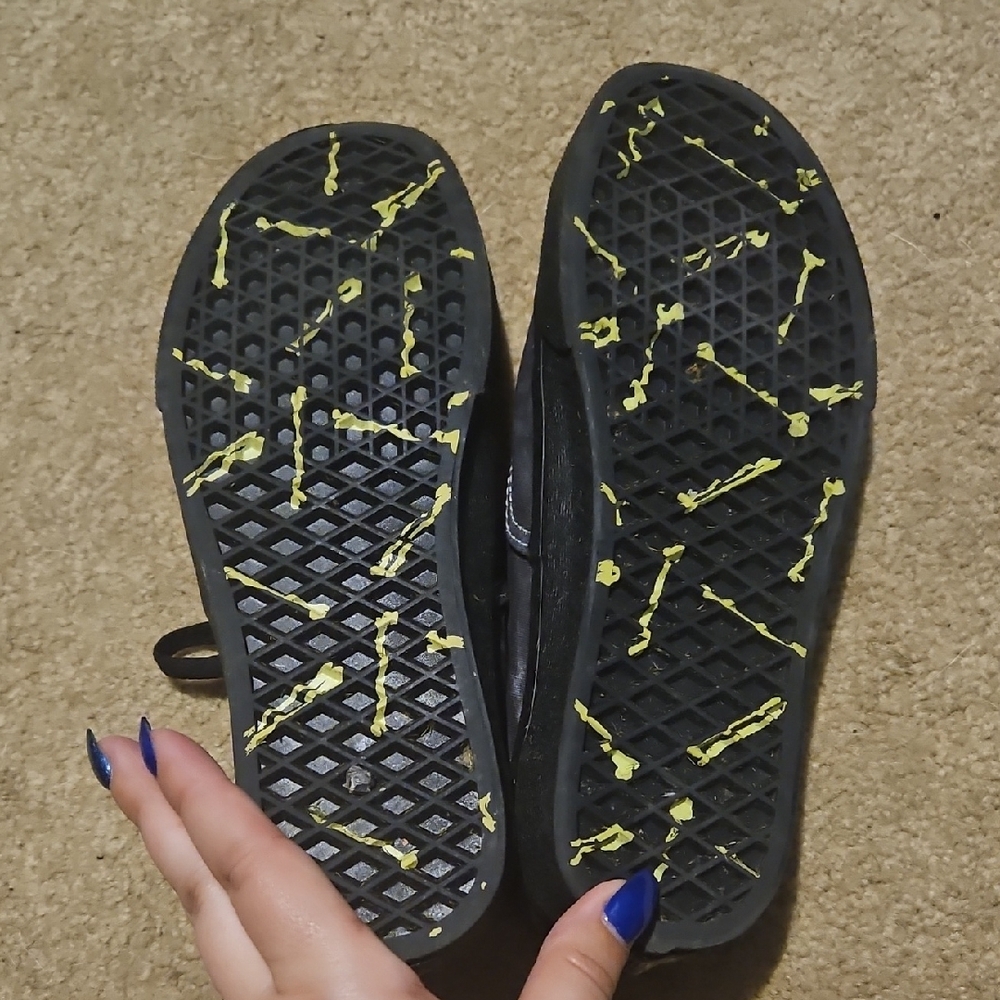 Vans Black Shoes with Purple and Black Laces - Picture 4 of 8